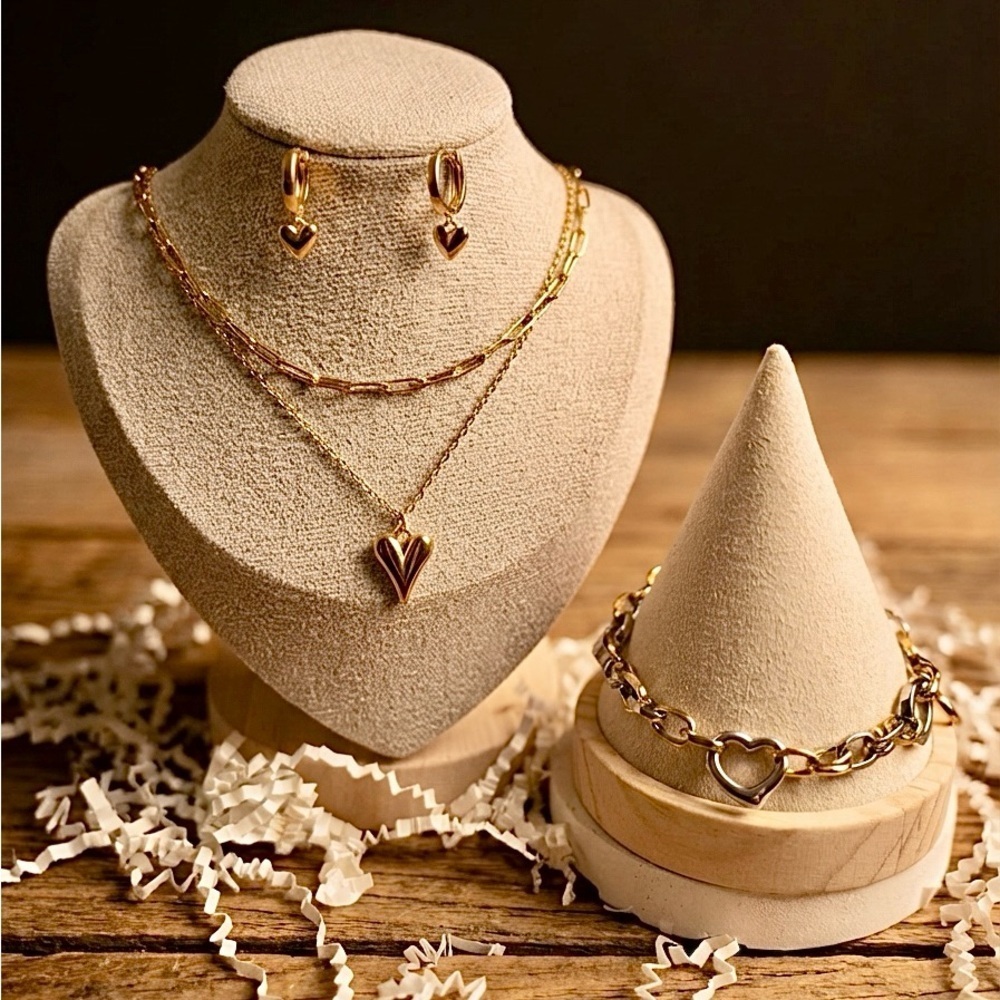 Elegant Gold Heart Jewelry Set